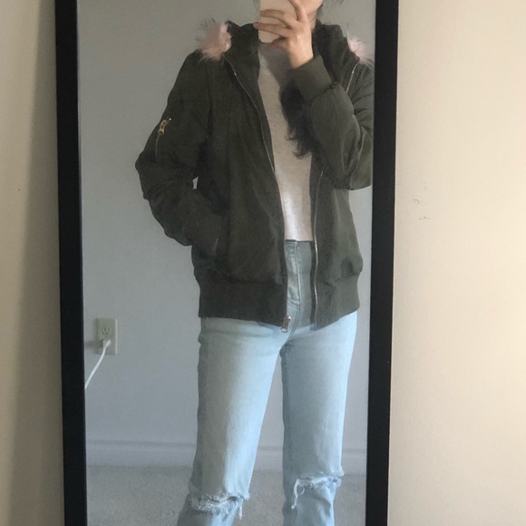 🆕 Olive Fur Hooded Bomber Jacket from Angel Kiss. - Picture 5 of 9